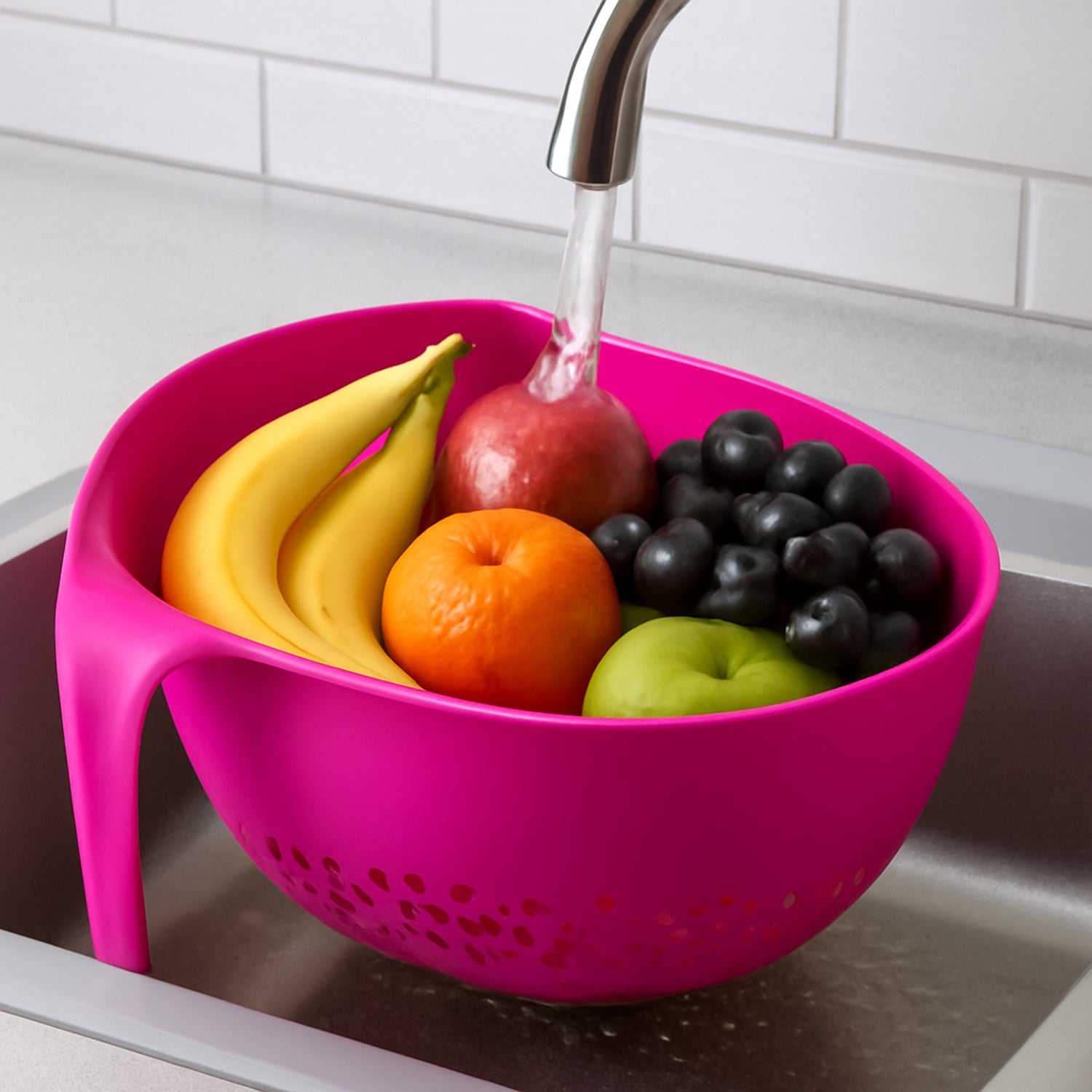 Supermom Plastic Triangular Colander Supermom Plastic Triangular Colander